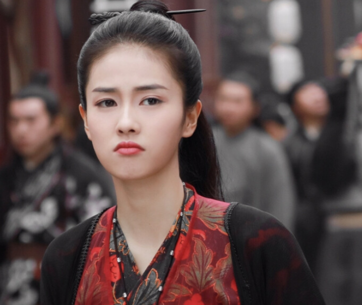 只会瞪眼，歪嘴油腻？28岁白鹿出手，带来教科书式“崩溃哭戏”