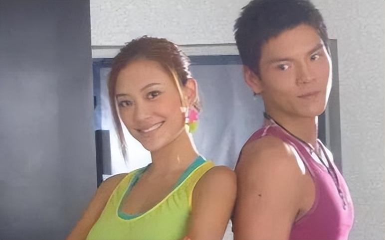 向太眼中的准儿媳应采儿，甘愿嫁穷小子陈小春，她在追求什么？