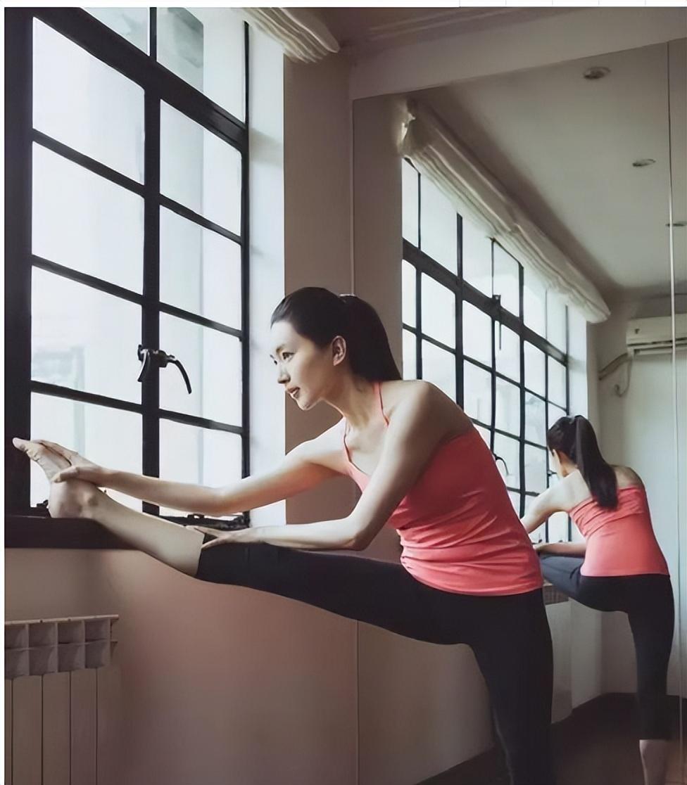 江疏影个人简历 ：迷倒5个男人后，又和富豪传绯闻，她的故事真不简单