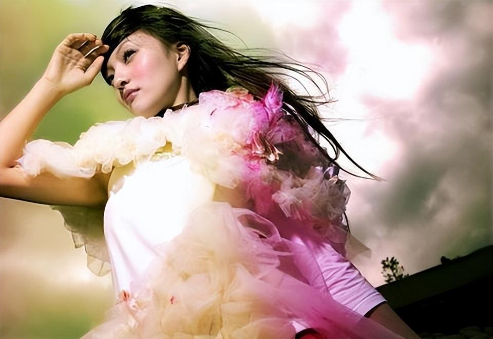 差点被妈妈亲手摧毁的张韶涵,凭借“阿刁”再战华语乐坛