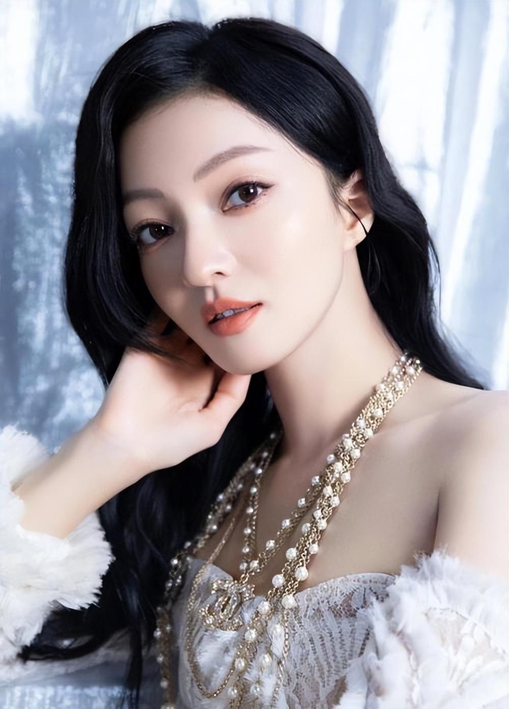 差点被妈妈亲手摧毁的张韶涵,凭借“阿刁”再战华语乐坛