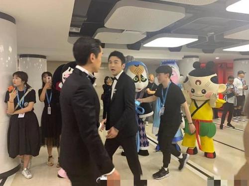 雷佳音：14岁早恋辍学，跑8年龙套，仅用一句台词超越徐峥黄渤