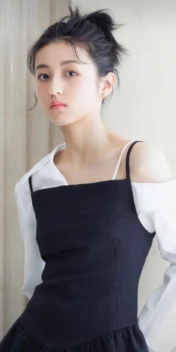 “国民妹妹”张子枫:与彭昱畅成亲兄妹,受顶级京圈资源力捧