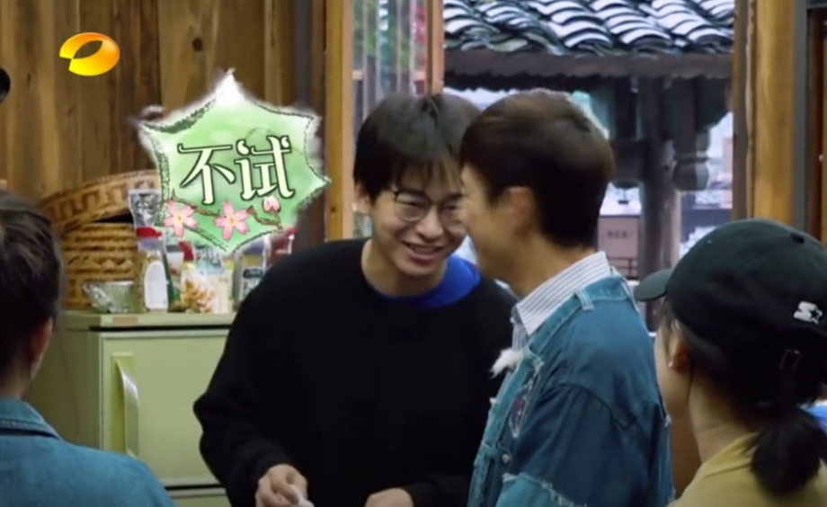 “国民妹妹”张子枫:与彭昱畅成亲兄妹,受顶级京圈资源力捧