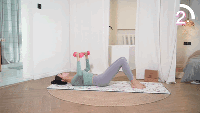 张子枫瘦成皮包骨，什么是好身材？解锁挺拔美胸自信又美丽