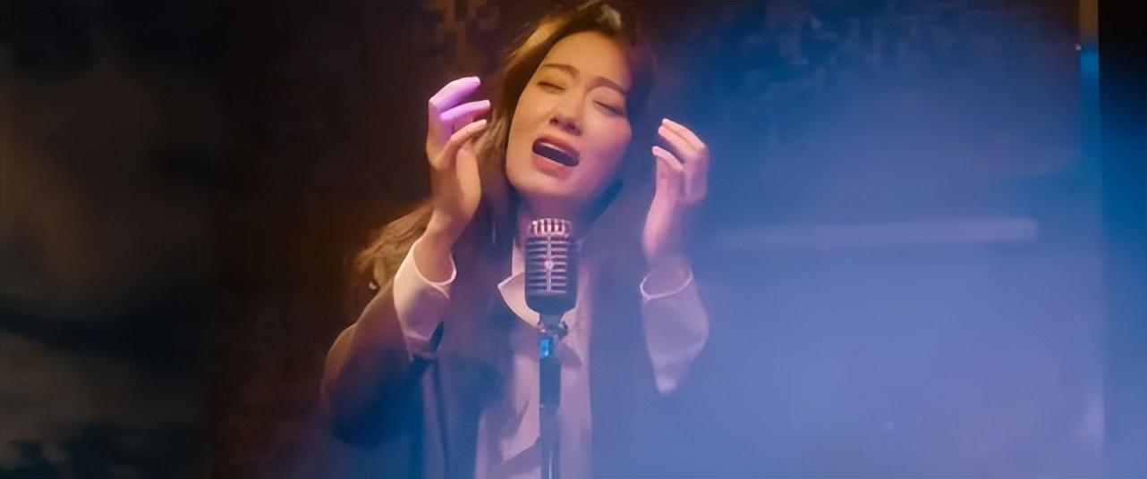 雷佳音一人分饰两角的《交换人生》对治愈童年有奇效