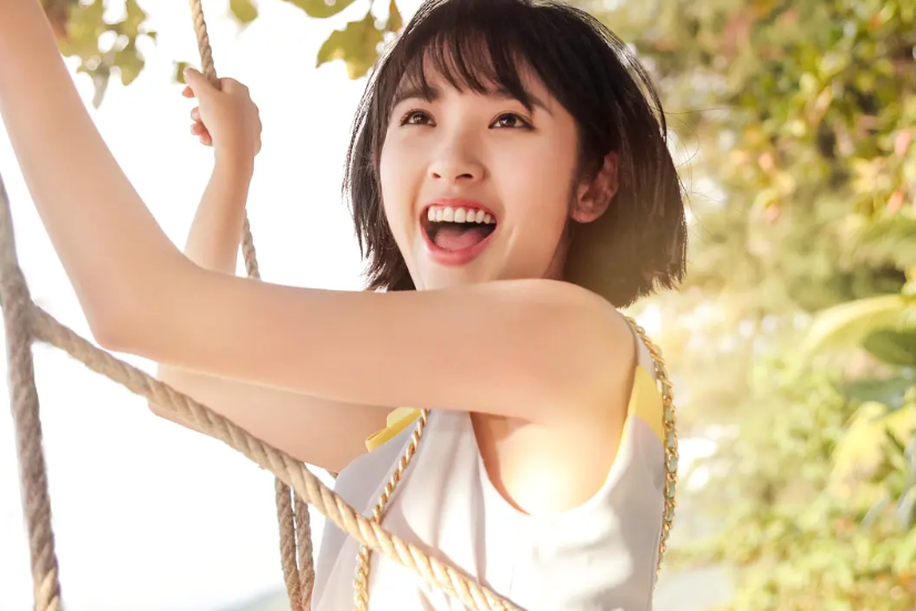 唐艺昕：与张若昀车祸相识，10年恋爱修成正果，相爱多年被宠成宝