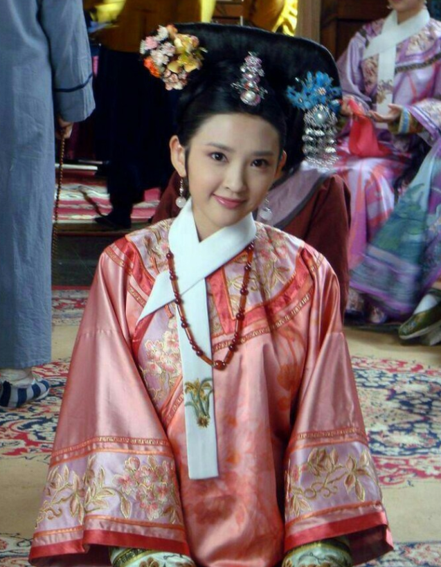 唐艺昕：与张若昀车祸相识，10年恋爱修成正果，相爱多年被宠成宝