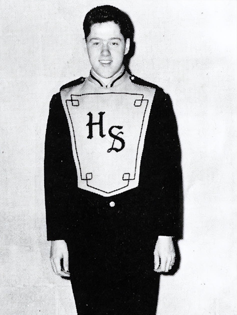 克林顿：美国丑闻最多的总统，任上出轨被判无罪，美国人特喜欢他