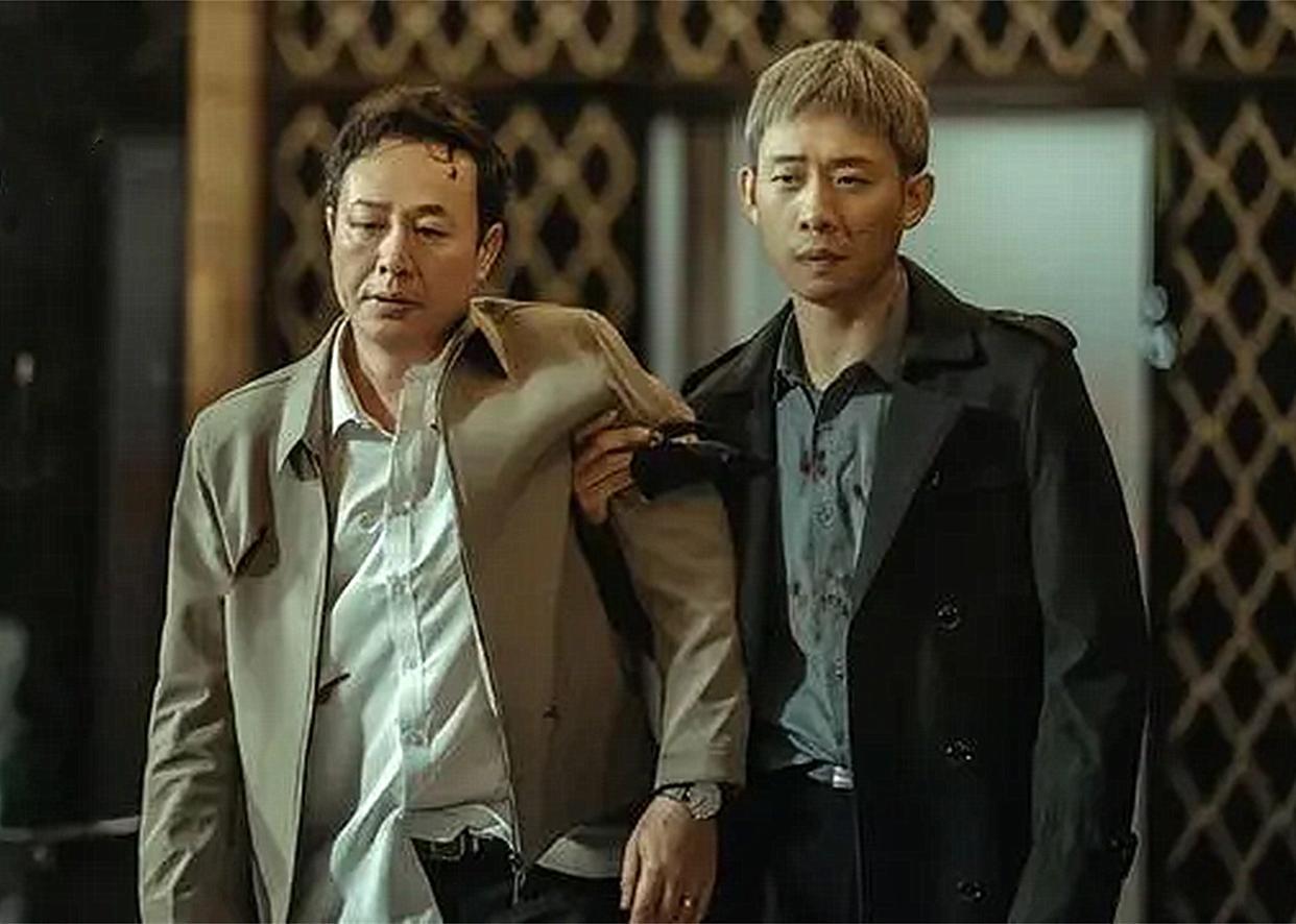 《狂飙》片酬，张译3000万，张颂文30万，同样姓张差距咋这么大？