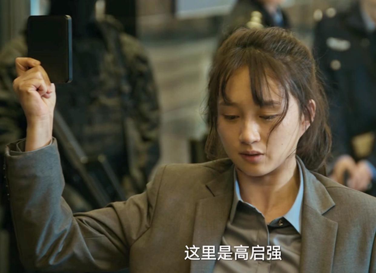 《狂飙》片酬，张译3000万，张颂文30万，同样姓张差距咋这么大？