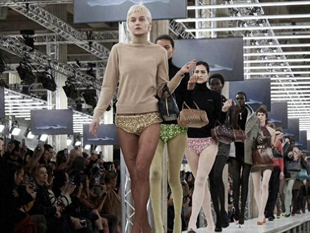 赵今麦穿4万元“钻石内裤“惹争议 钻石内裤外穿不硌屁股吗？