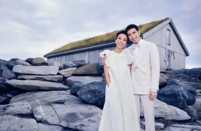 萧敬腾与经纪人林有慧官宣结婚 林有慧:不得了啦我是人妻啦!