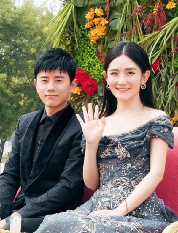 为何张杰这么宠爱谢娜？看清她生过双胞胎的肚皮：谁敢不宠！