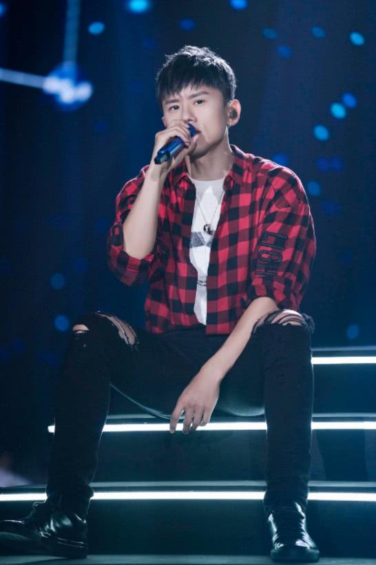 为何张杰这么宠爱谢娜？看清她生过双胞胎的肚皮：谁敢不宠！