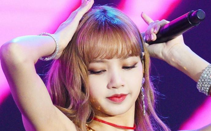 lisa是泰国和哪的混血？lisa多高多重 Lisa身材比例数据