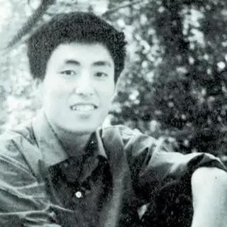 张艺谋简历个人资料(风流张艺谋28岁和初恋结婚)