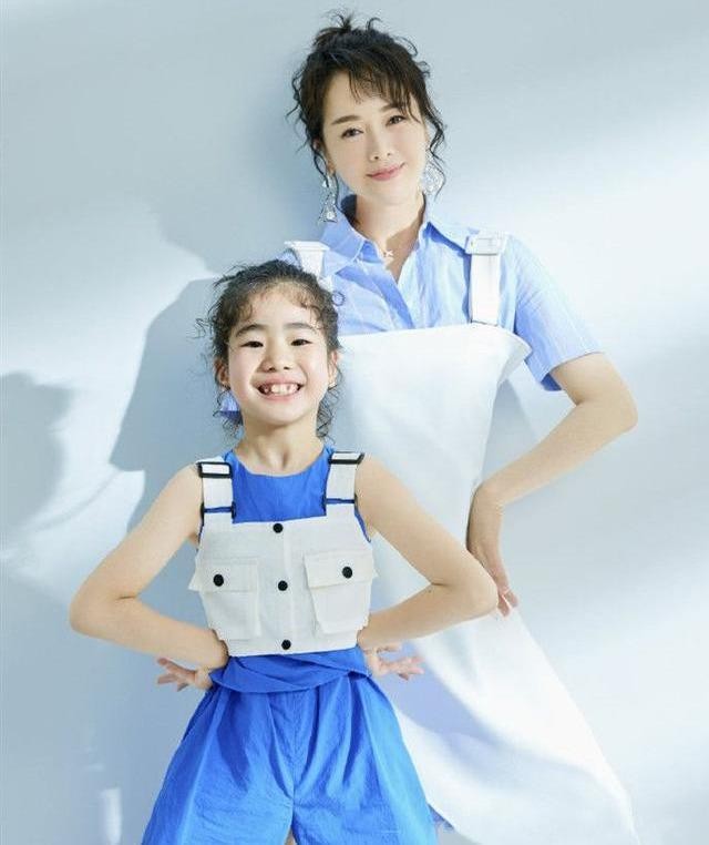 左小青个人资料简介(湖南美人左小青的人生浮沉史)