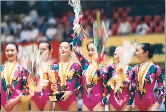 左小青个人资料简介(湖南美人左小青的人生浮沉史)