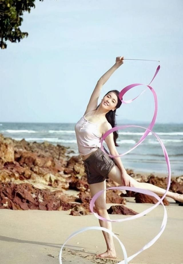 左小青个人资料简介(湖南美人左小青的人生浮沉史)