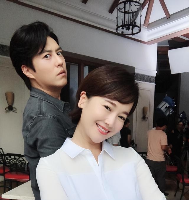 左小青个人资料简介(湖南美人左小青的人生浮沉史)