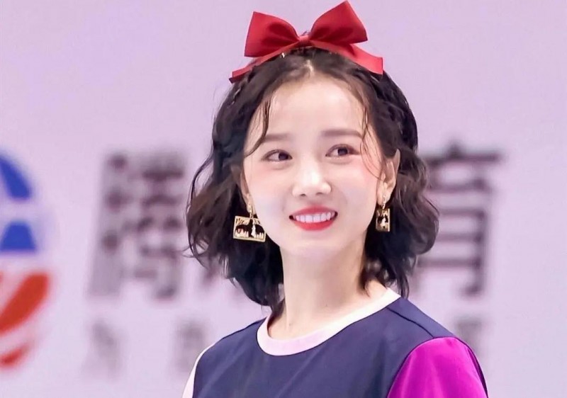 柳岩整容前后的对比(改头换面的7位女星)