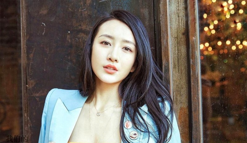 柳岩整容前后的对比(改头换面的7位女星)