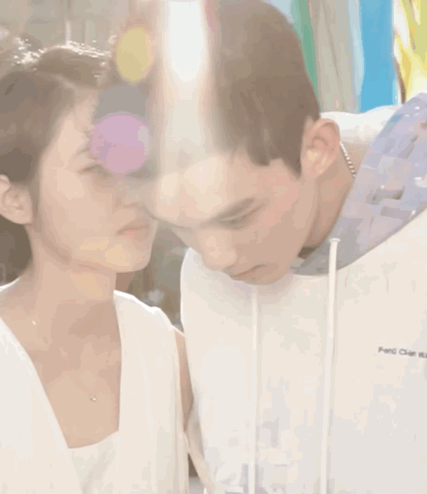 吴磊张子枫新片互动太甜!22厘米最萌身高差,女方被指撞脸杨千嬅