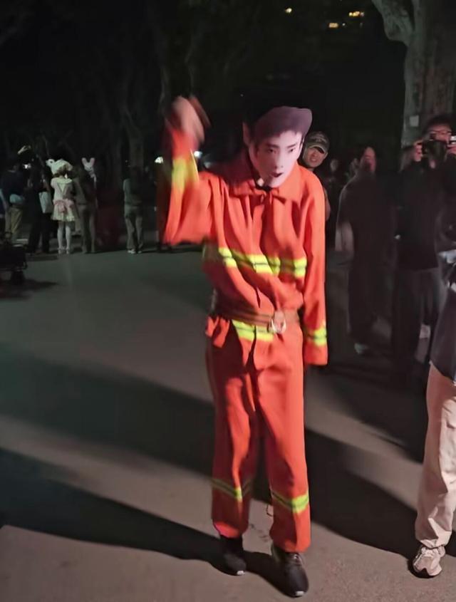 万圣节宋焰cos好炸裂! 网友:我怕他真的收到律师函!