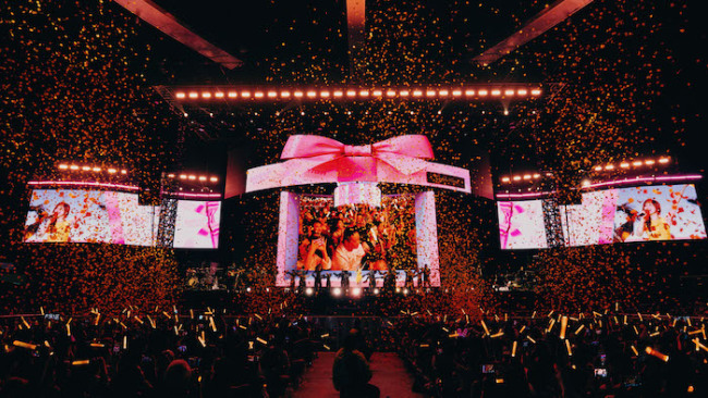 王心凌演唱会广州站甜嗨继续 再唱《羽毛》送彩蛋