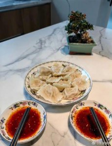 ​离婚、私生子、小花？陈建斌坐不住了，发图辟谣却露出一个疑点