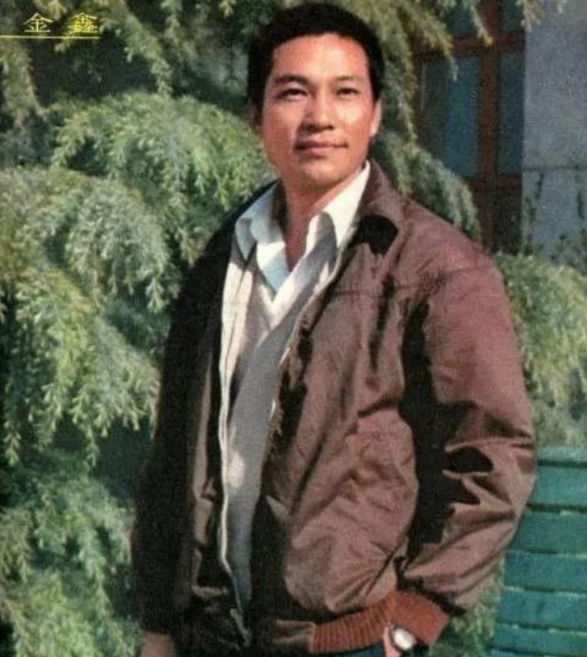 演员黄梅莹:命运坎坷,嫁给金鑫后恩爱38年,如今儿子是她的骄傲