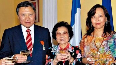 ​分 300 亿给美貌儿媳？新晋女首富到底经历了什么赌王都来吃瓜