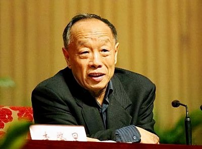 ​2003年，钱其琛曾告诫当上外长的李肇星∶不要把官衔太当回事