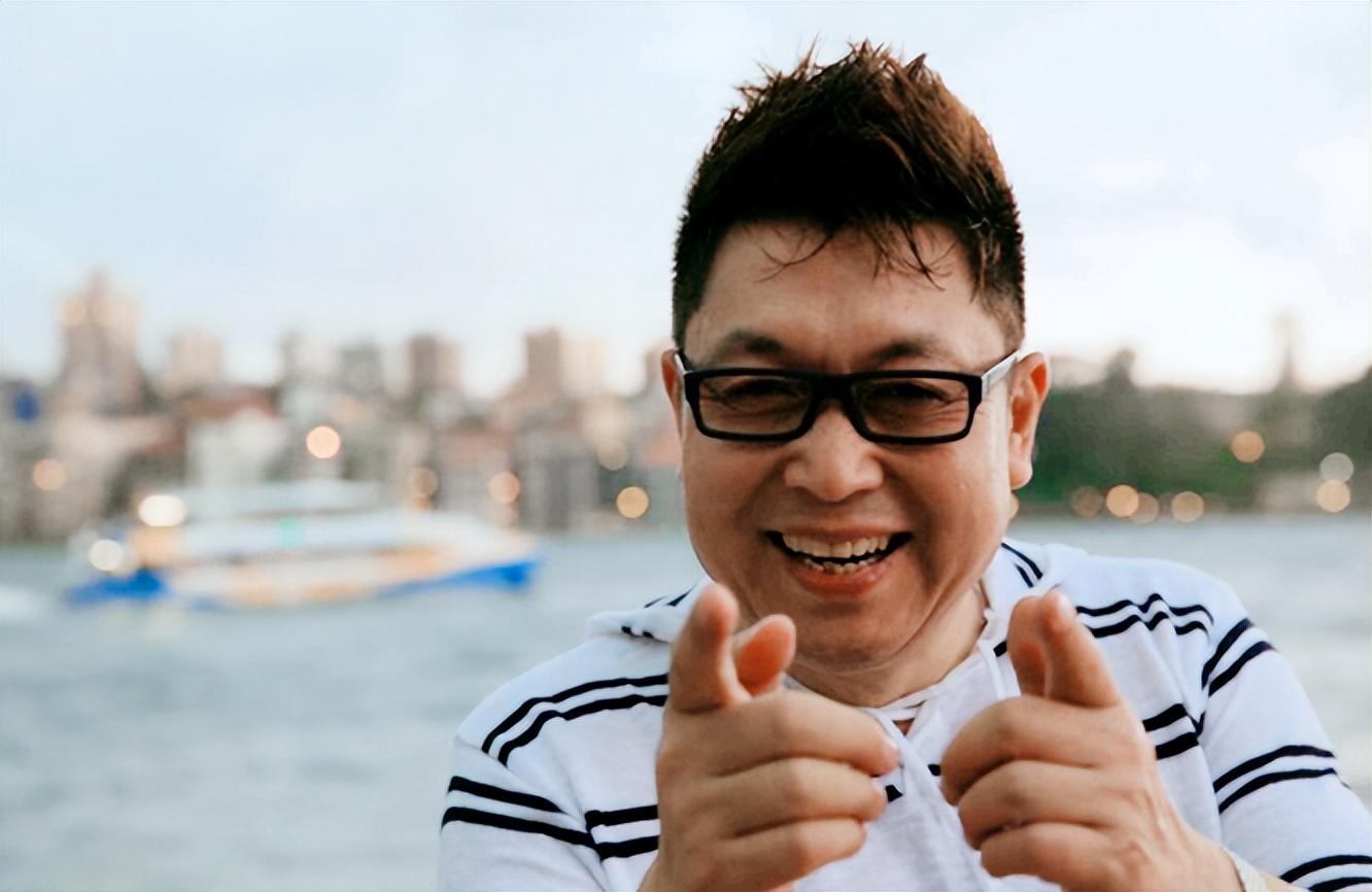 王为念个人资料简介（王为念有两段失败婚姻，有个好搭档王芳，儿子结婚后理解他的苦衷）