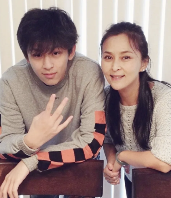 演员黄志忠的励志人生，和他生命中爱过的一个重要女人