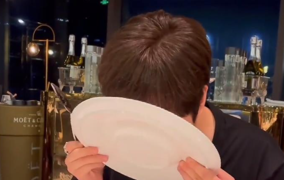 白冰个人资料简介及家世（网红白冰：14岁辍学，25岁在上海买豪华别墅，他到底是什么来头？）