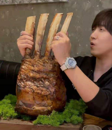 白冰个人资料简介及家世（网红白冰：14岁辍学，25岁在上海买豪华别墅，他到底是什么来头？）