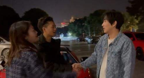 白冰个人资料简介及家世（网红白冰：14岁辍学，25岁在上海买豪华别墅，他到底是什么来头？）