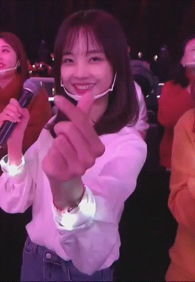 “央视最美女记者”王冰冰：私生活惨遭泄露，32岁离婚被网暴