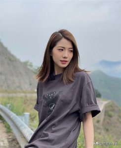 ​初晓敏：《车若初见》主持人，她的颜值和身材比节目本身更吸引人