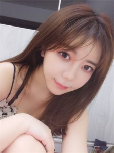 ​人气模特女主播刘飞儿，吃安眠药轻生，粉丝察觉异常及时报警