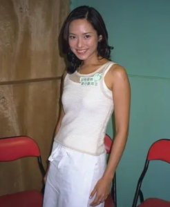 ​郭羡妮个人资料(嫁河南小伙,还倒贴3套房,他老公娶到她实乃三生有幸)