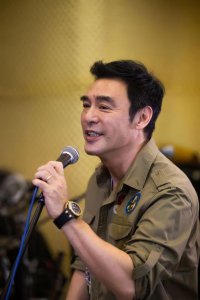 ​钟镇涛个人资料：和章小蕙离婚24年，他再婚家庭幸福，她孤苦无依惹人嫌