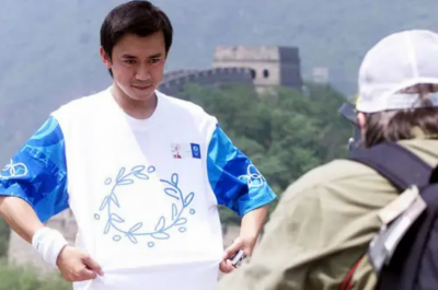 ​王学兵简历个人资料：3婚2离6段情，后娶小15岁新闻主播，成人生赢家