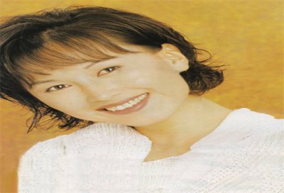 ​陈秀雯个人资料简介：曾是“亚视一姐”，却被老公骗光家产，如今61岁落寞街头