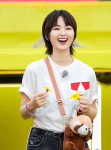 ​周笔畅个人资料简介(38岁仍未婚父母催婚催嫁很紧，她自己急吗？)