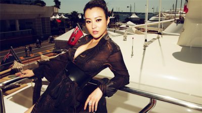 ​为艺术献身的女明星(为艺术献身，拍“大尺度”戏的女明星)