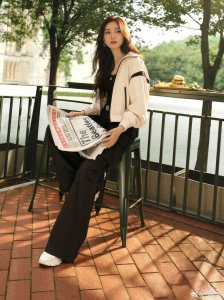 ​江疏影运动套装显活力 朝气十足