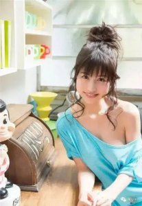 ​日本女演员樱空桃写真分享，可萌可猛的可爱萝莉！